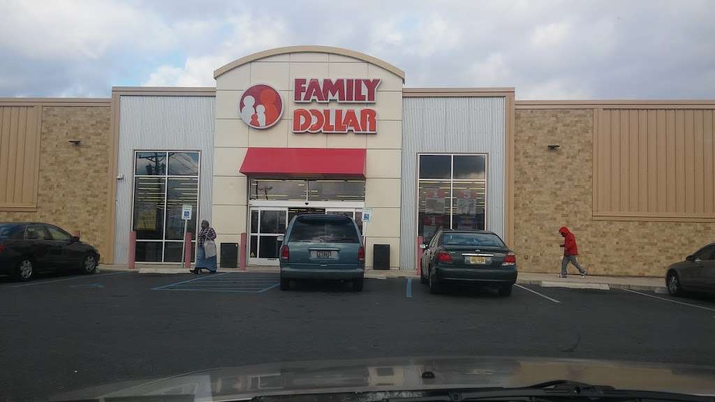 Family Dollar | 2600 Northeast Blvd, Wilmington, DE 19802, USA | Phone: (302) 304-8742