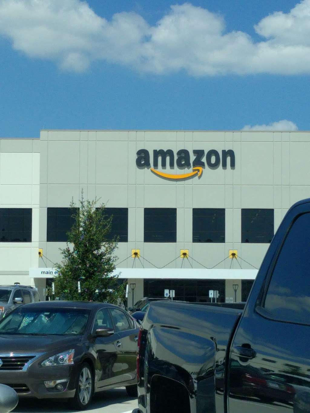 Amazon Warehouse HOU2/RONALD WATSON JR PRESS | 10550 Ella Blvd, Houston, TX 77038, USA