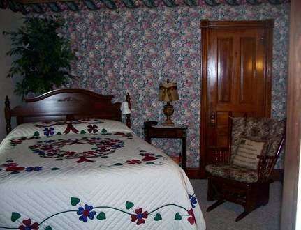 Country View PA Bed & Breakfast | 5463 Old Philadelphia Pike, Kinzers, PA 17535 | Phone: (717) 768-0936