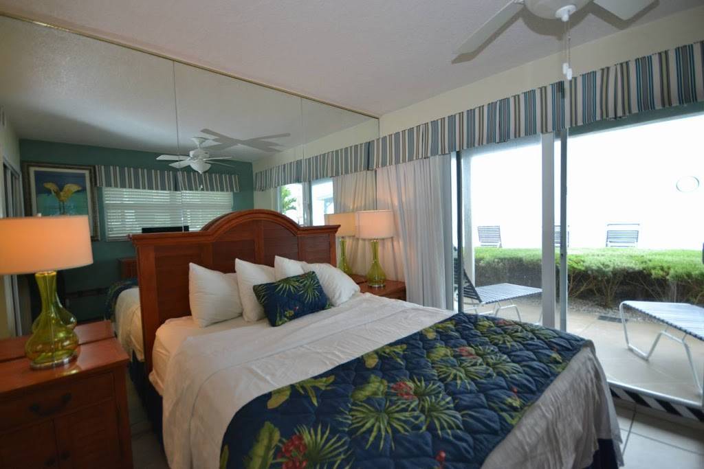 Mariner Beach Club | 4220 Gulf Blvd, St Pete Beach, FL 33706, USA | Phone: (727) 367-3721