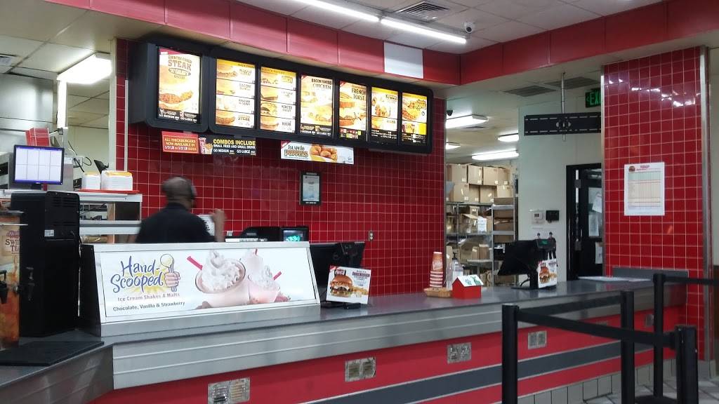 Hardees | 43 E C 470, Lake Panasoffkee, FL 33538, USA | Phone: (352) 793-1111