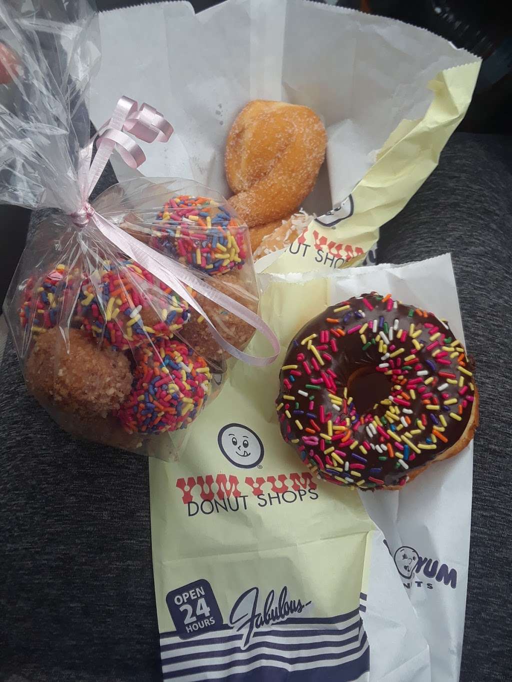 Yum Yum Donuts | 12201 Venice Blvd, Los Angeles, CA 90066, USA | Phone: (310) 397-9391