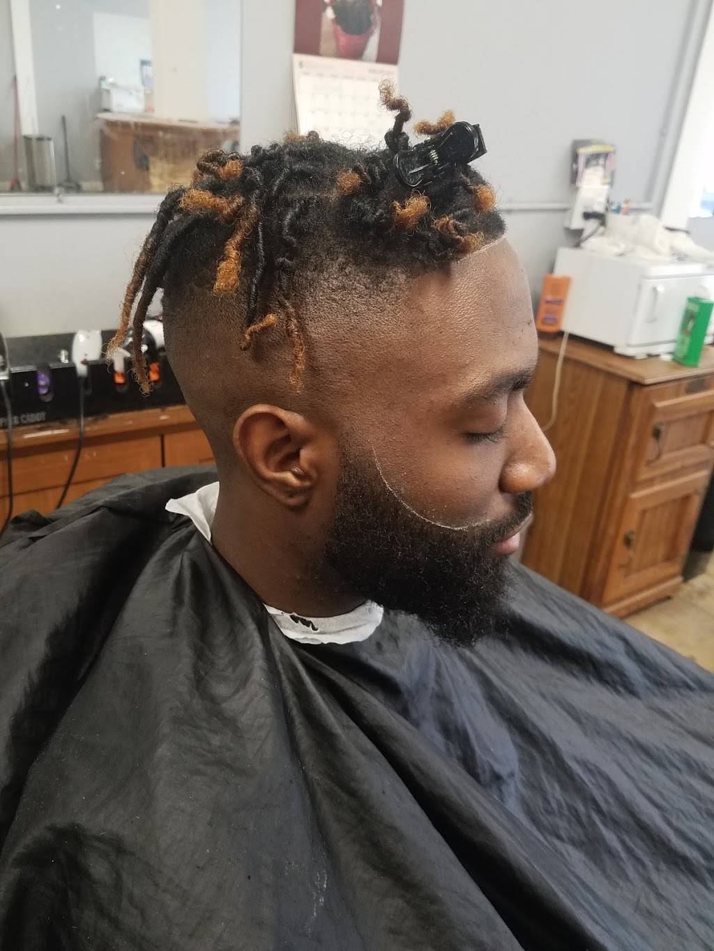 Haircutzforbreakupz | 2707 NW Platte Rd, Riverside, MO 64150, USA | Phone: (913) 232-6893