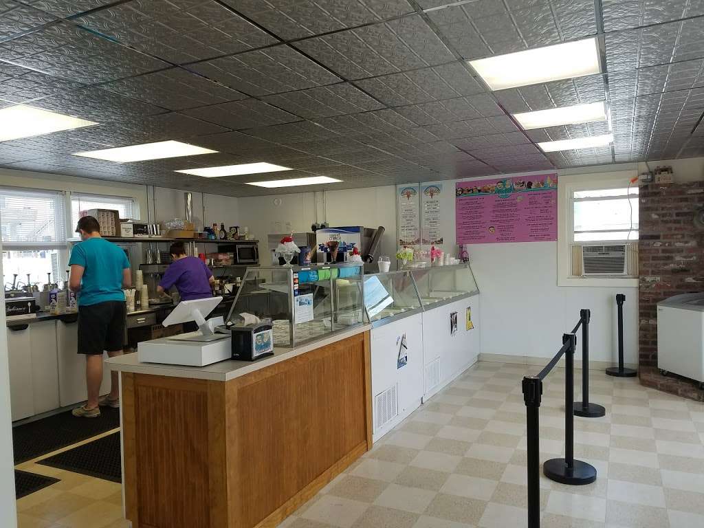 Nana and Poppys Ice cream Parlor | 4310 Park Rd, Sea Isle City, NJ 08243, USA | Phone: (609) 478-2112