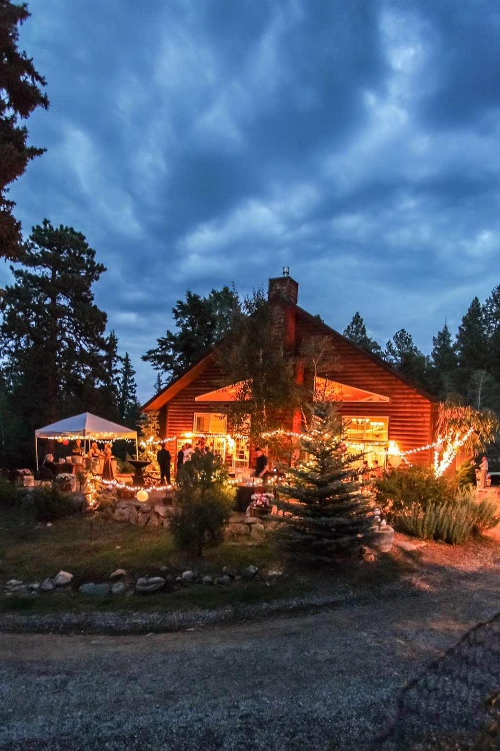 Meadow Creek Lodge & Event Center | 13438 Berry Hill Lane, Pine, CO 80470 | Phone: (303) 838-4167