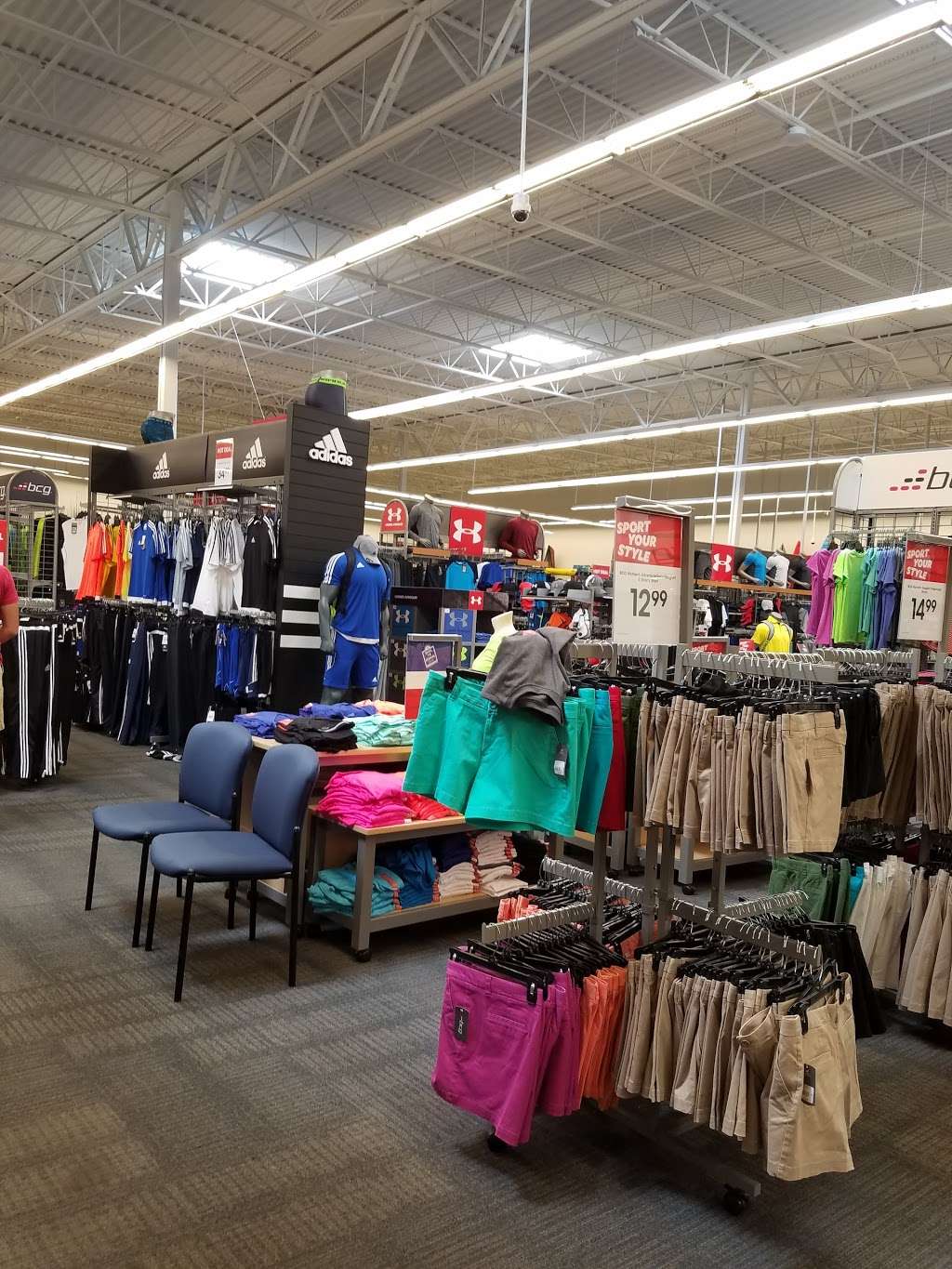 Academy Sports + Outdoors | 14405 W 135th St, Olathe, KS 66062, USA | Phone: (913) 390-2200