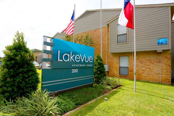 Lake Vue Apartments | 200 Brazoswood Dr, Clute, TX 77531, USA | Phone: (979) 265-1285