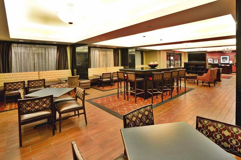 Hampton Inn Ft. Wayne/Dupont Road | 3520 E Dupont Rd, Fort Wayne, IN 46825, USA | Phone: (260) 483-3999