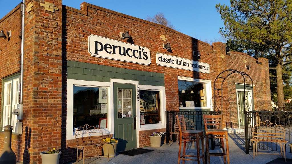 Peruccis classic italian Restaurant | 35507 Atlantic Ave, Millville, DE 19967, USA | Phone: (302) 829-8727