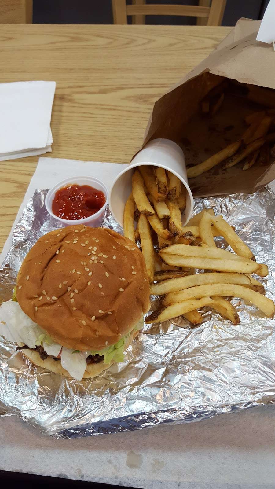 Five Guys | 701 Frank E Rodgers Blvd S, Harrison, NJ 07029 | Phone: (973) 484-5047