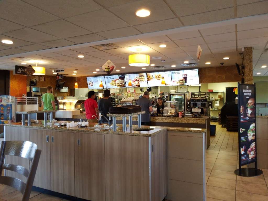 McDonalds | 2608 W Addison St, Chicago, IL 60618, USA | Phone: (773) 477-8687