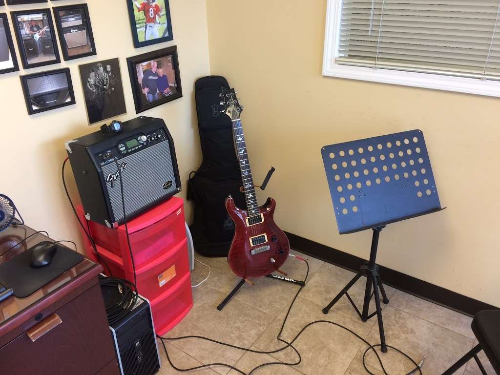 Guitar Lessons with Dave Krater | 480 Rose Rd #110, Lake Zurich, IL 60047, USA | Phone: (224) 475-6929