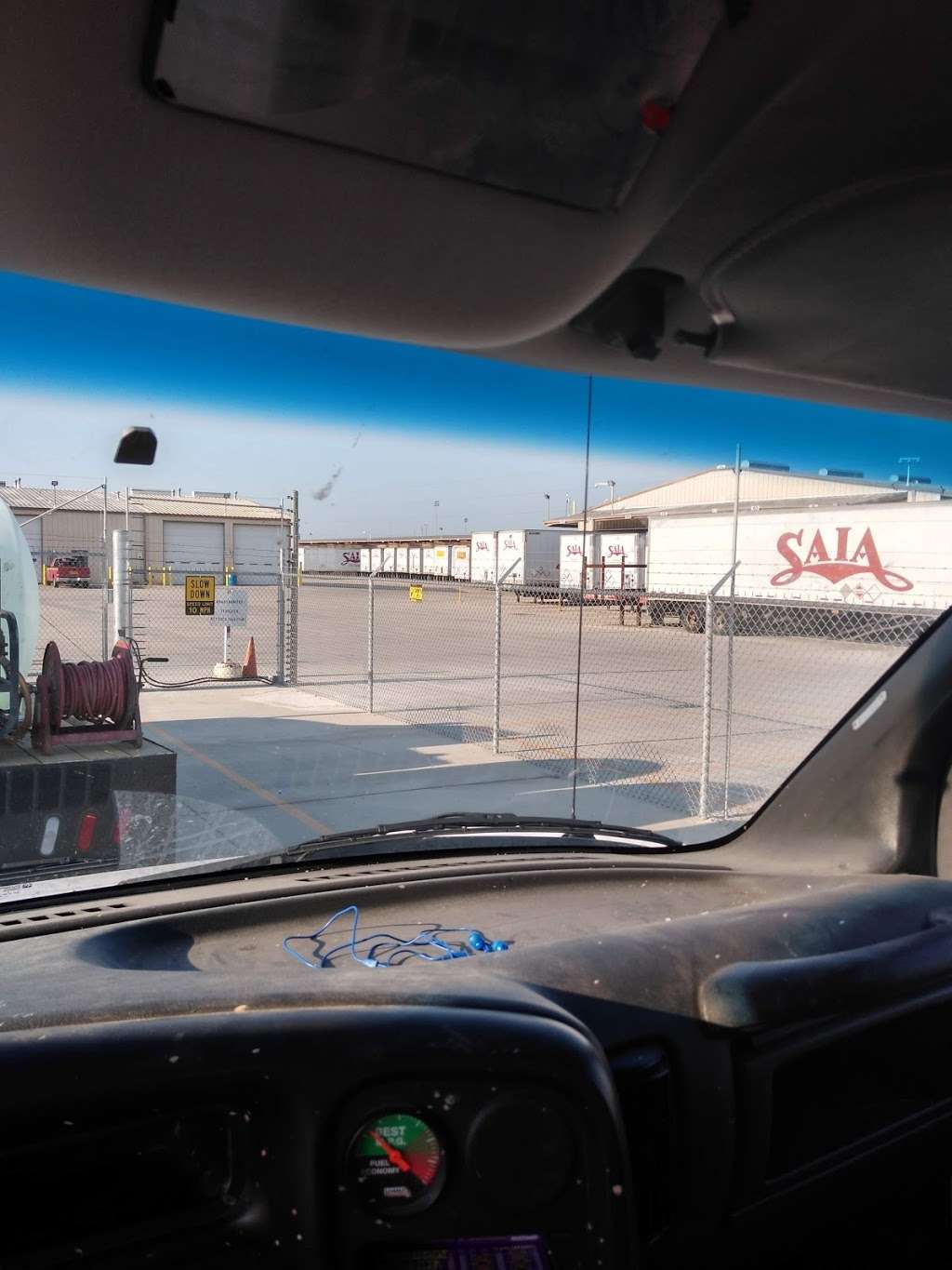 Saia LTL Freight | 4356 Singleton Blvd, Dallas, TX 75212, USA | Phone: (214) 267-4100