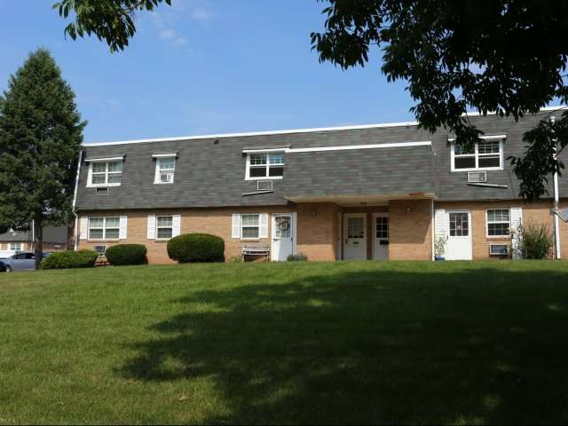 AMITY GARDEN APARTMENTS | LAKE DRIVE, 24C, Cedar House, Douglassville, PA 19518, USA | Phone: (610) 385-3071