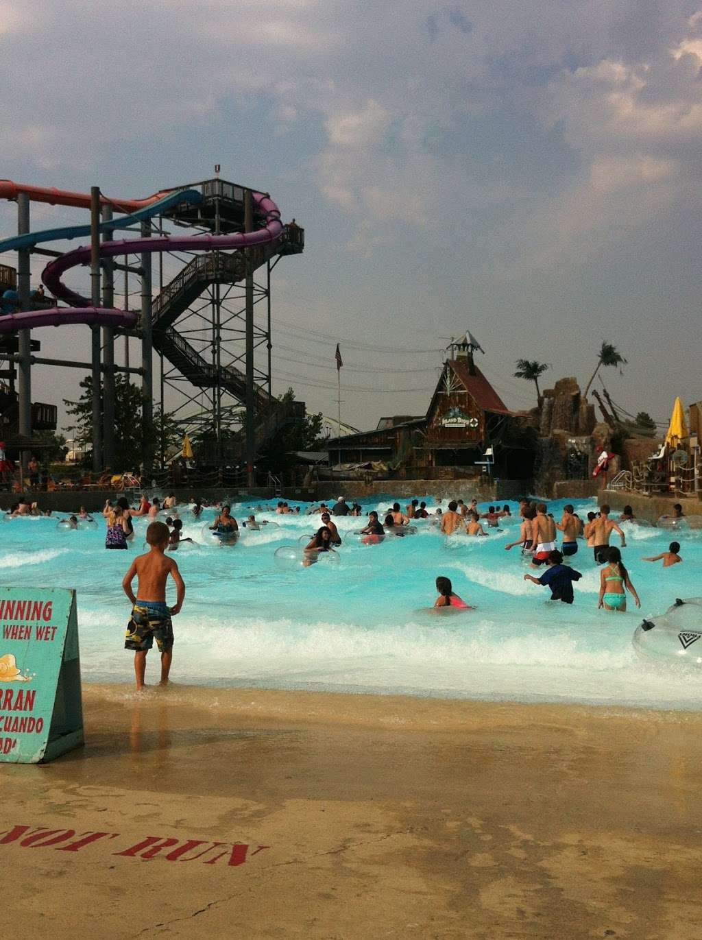 Island Kingdom Water Park | 2000 Elitch Cir, Denver, CO 80204, USA | Phone: (303) 595-4386