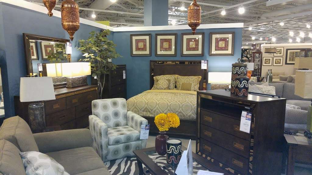 Mealeys Furniture | 254 Swedesford Rd, Berwyn, PA 19312, USA | Phone: (215) 672-1333