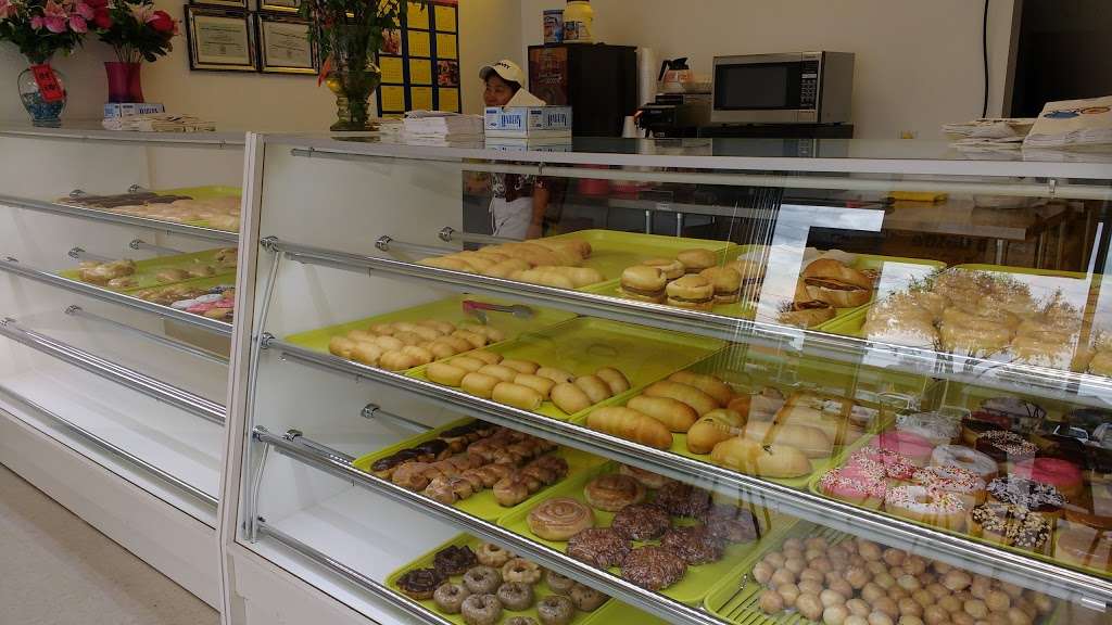 Dawn Donuts | 9150 S Main St Ste. E, Houston, TX 77025, USA | Phone: (713) 660-0561