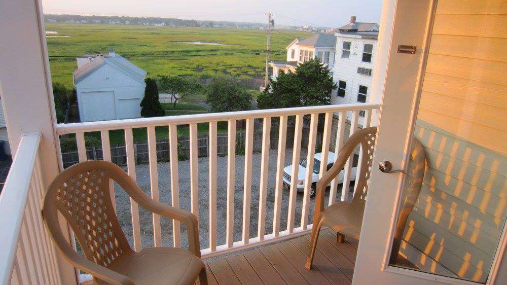 Atlantic Breeze Suites | 429 Ocean Blvd, Hampton, NH 03842, USA | Phone: (603) 967-4781