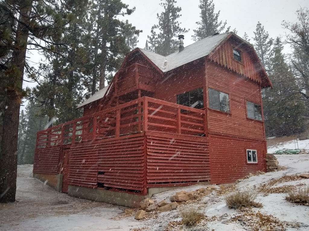 Keller Peak Ski Hut | 35150 CA-18, Running Springs, CA 92382, USA | Phone: (714) 642-0588