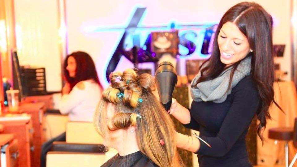 Twist Beauty Bar + Spa | 6310 Northern Blvd, East Norwich, NY 11732 | Phone: (516) 802-0474