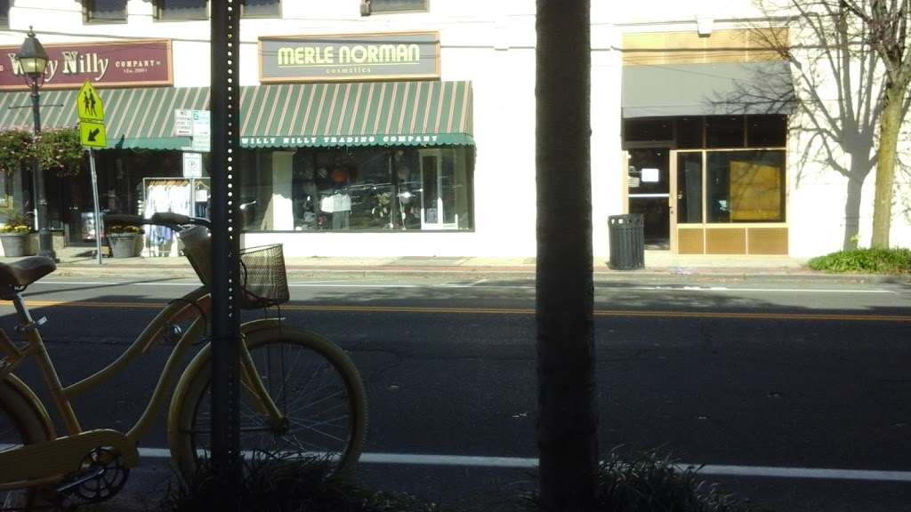 Merle Norman Cosmetic Studio | 153 W Main St, Bay Shore, NY 11706, USA | Phone: (631) 666-4488