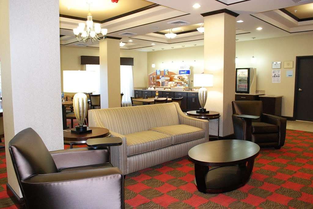 Holiday Inn Express & Suites Houston South - Pearland | 13931 South Fwy, Pearland, TX 77047, USA | Phone: (713) 434-7373