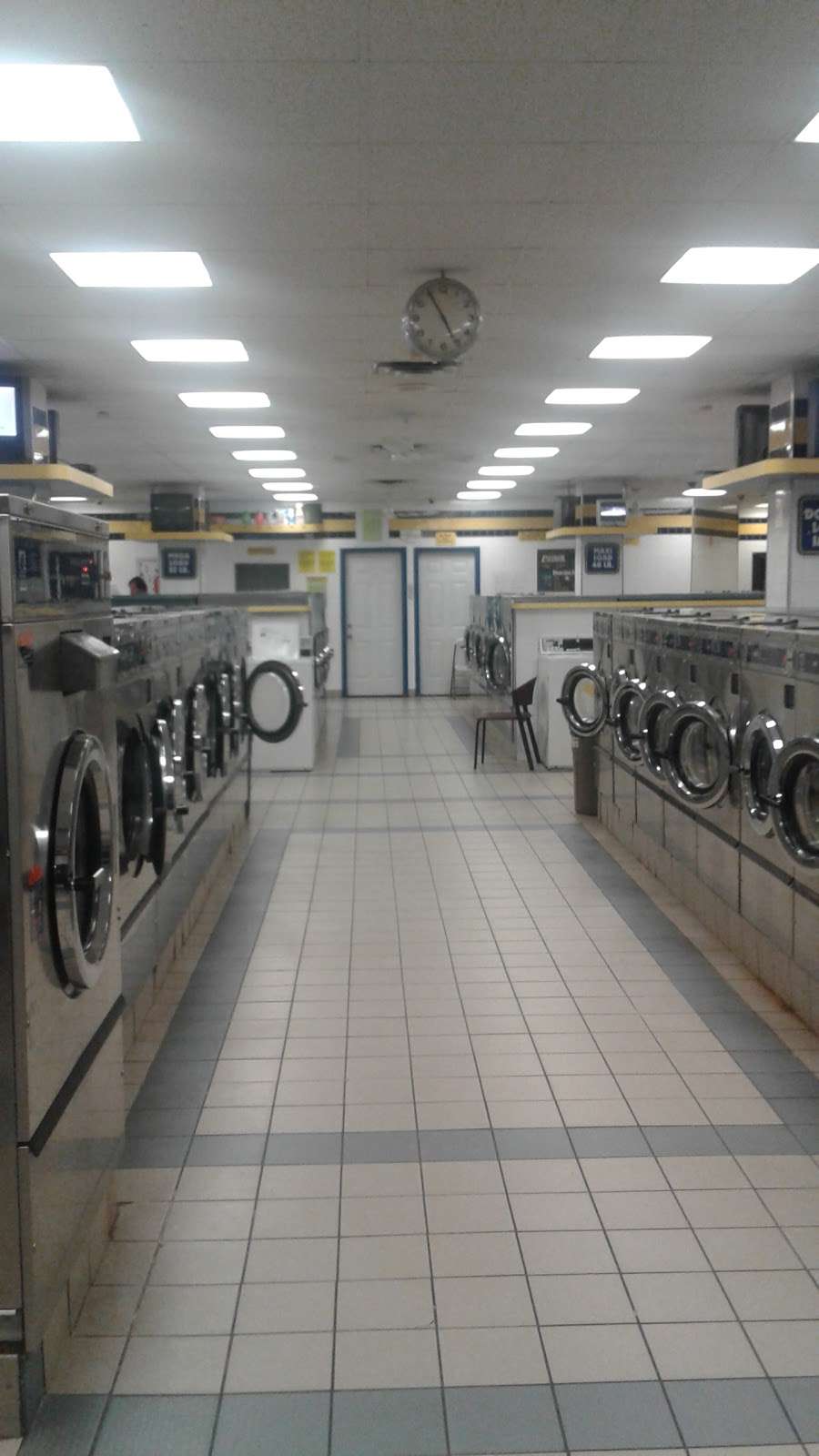 Laundry Magic 24 Hour Laundromat - laundry  | Photo 1 of 3 | Address: 1819 Grand Ave, Waukegan, IL 60085, USA