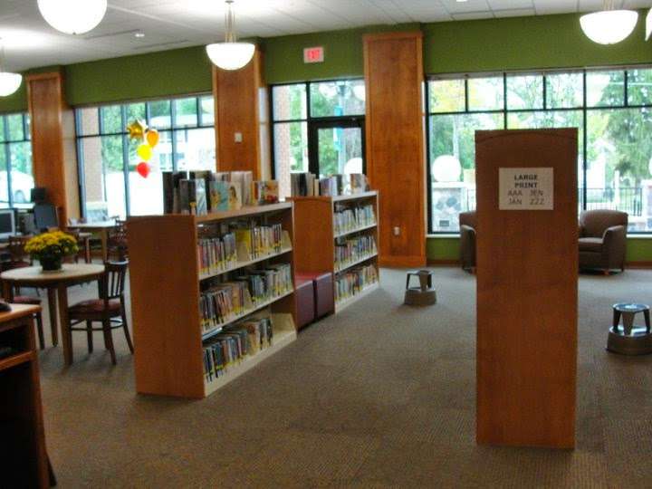 Delafield Public Library | 500 N Genesee St, Delafield, WI 53018, USA | Phone: (262) 646-6230