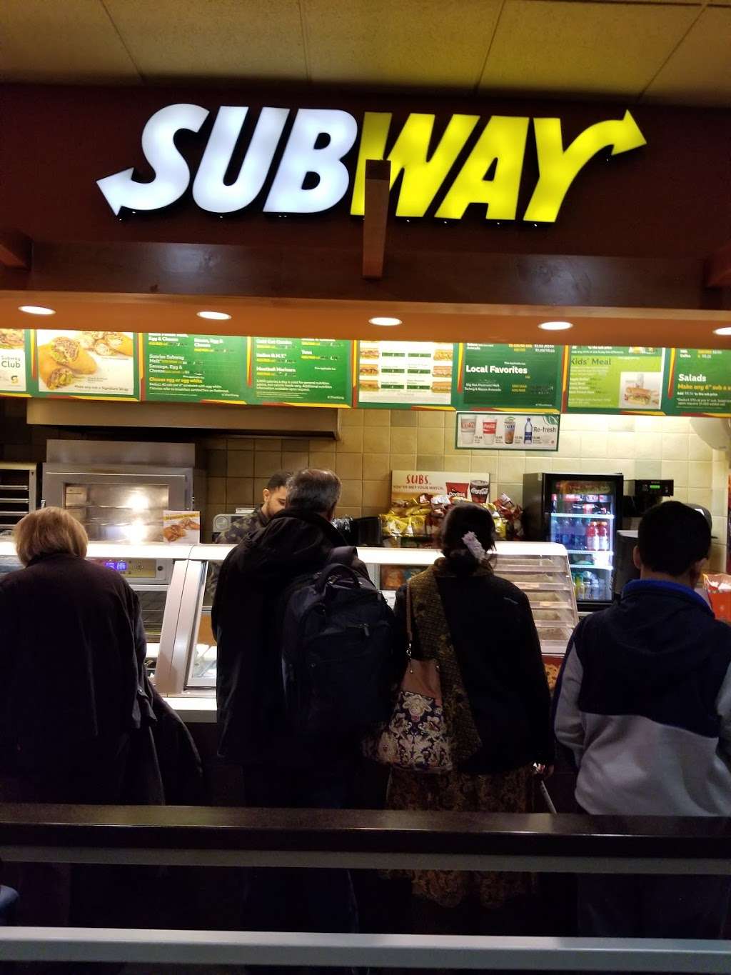 Subway Restaurants | 1 Airport Dr, Oakland, CA 94621 | Phone: (510) 563-3812
