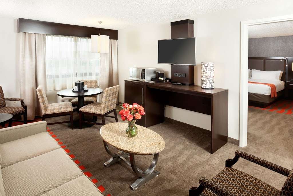 Holiday Inn Newark Airport | 450 US, Rte 1 and 9 S, Newark, NJ 07114, USA | Phone: (973) 242-0900