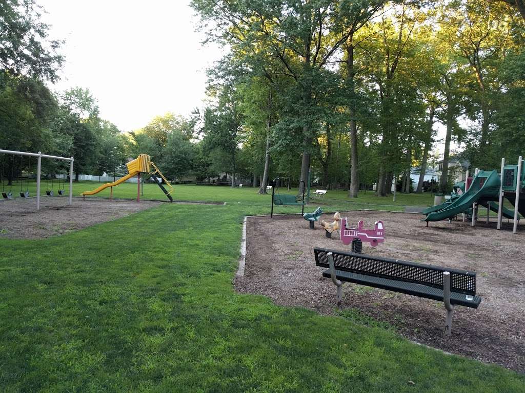 Besen Park | 120 Schimmel St, Paramus, NJ 07652, USA | Phone: (201) 265-2100