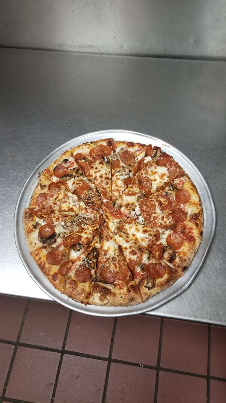 Pizza Place | 3942 Sierra Hwy #3, Acton, CA 93510, USA | Phone: (661) 269-0096