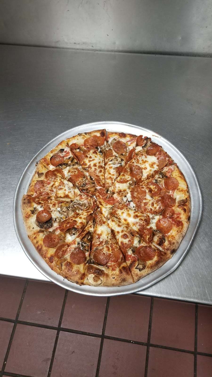 Pizza Place | 3942 Sierra Hwy #3, Acton, CA 93510 | Phone: (661) 269-0096