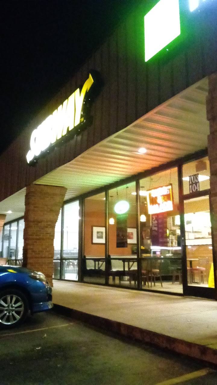 Subway | 810 S Main St Suite 103/104, Walnut Cove, NC 27052, USA | Phone: (336) 591-3700