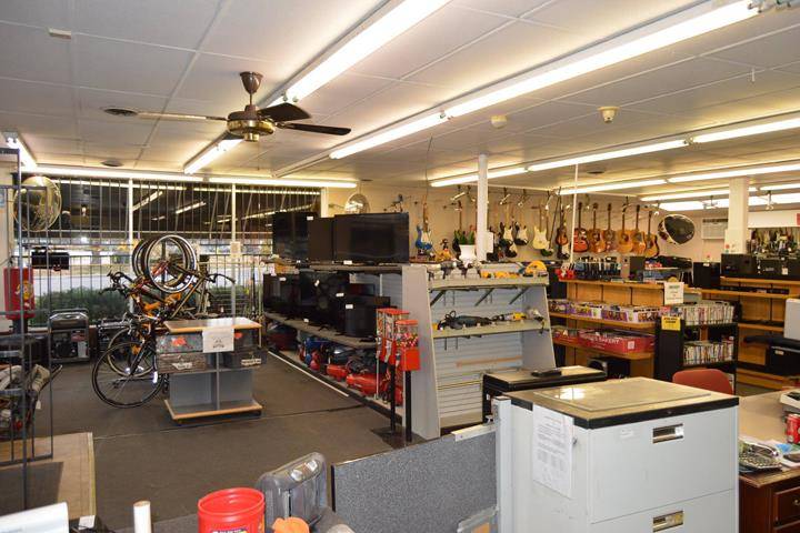 Uncle Milties Pawn Shop | 3775 Southern Pkwy, Louisville, KY 40214, USA | Phone: (502) 364-8844