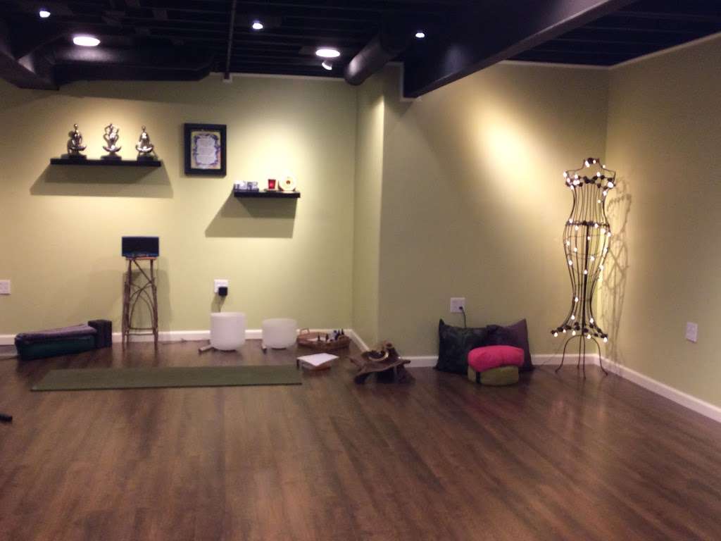 The Yoga Club | 278 Walsh Cir, Yorkville, IL 60560, USA | Phone: (630) 430-5101