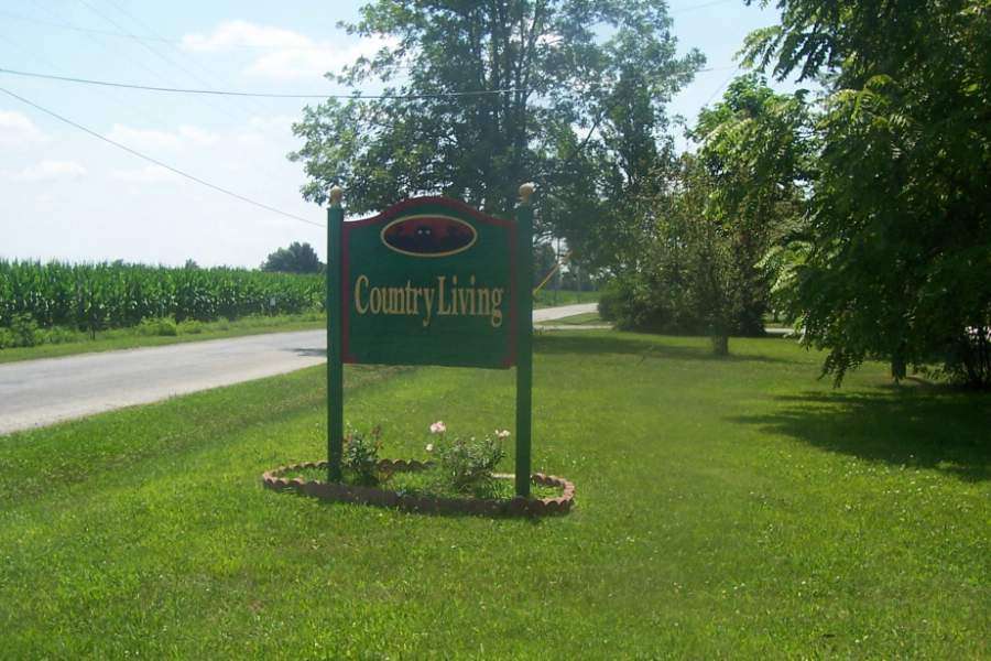 Country Living | 1624 S 25 W, Tipton, IN 46072, USA | Phone: (765) 675-7099