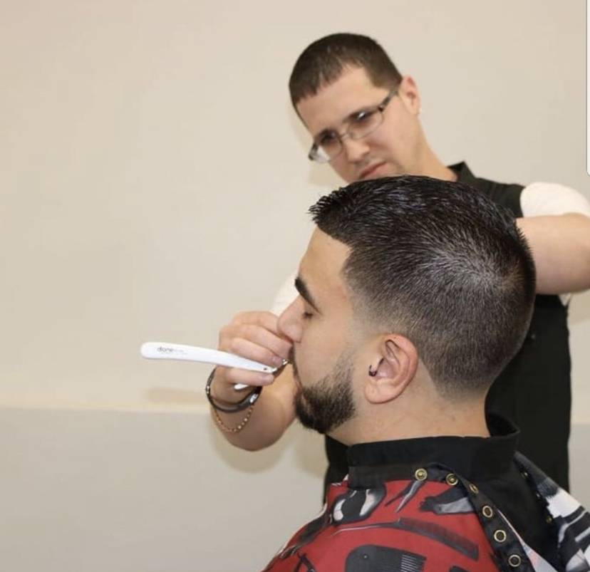 Oslen’s Barbershop | 2491 E Tropicana Ave, Las Vegas, NV 89121, USA | Phone: (702) 898-0400