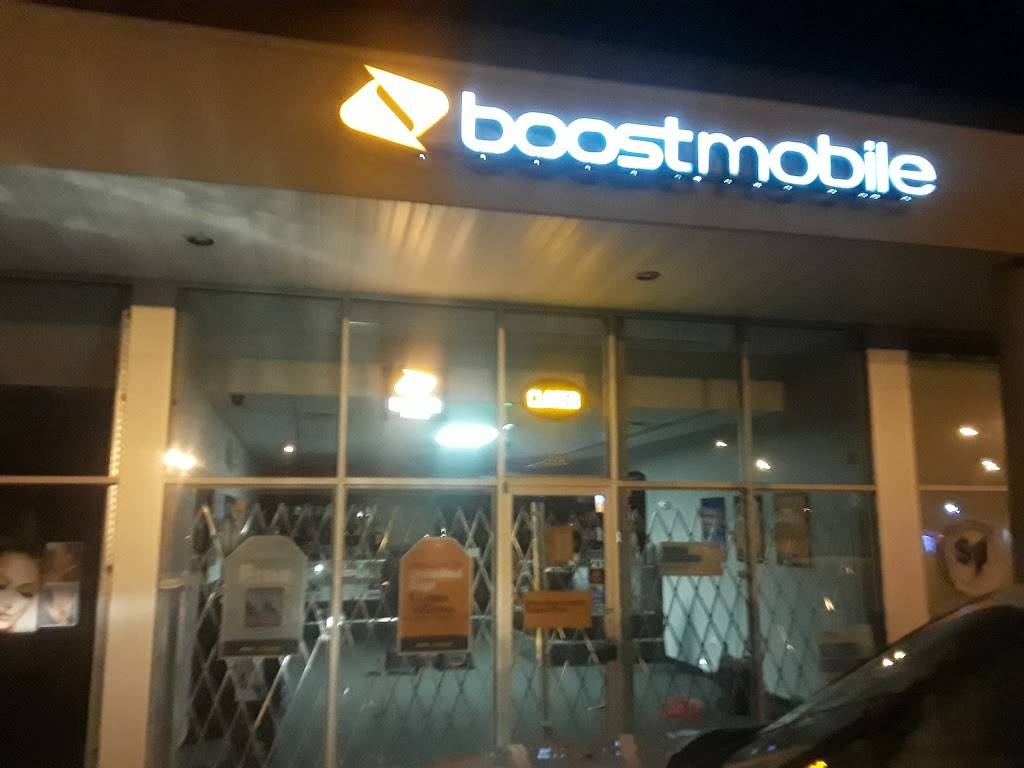 Boost Mobile | 5920 E 10th St, Indianapolis, IN 46219, USA | Phone: (317) 641-2222