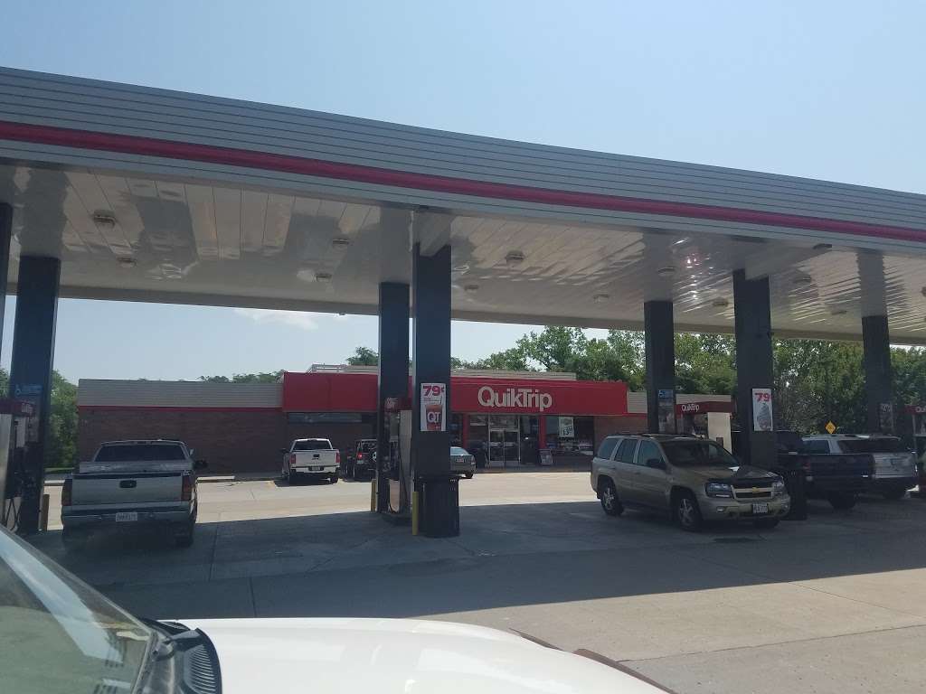 QuikTrip | 1407 S, US-169, Smithville, MO 64089, USA | Phone: (816) 532-4821