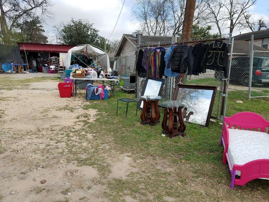 Garage Sale Happy Ware House | 3029 E Crosstimbers St, Houston, TX 77093 | Phone: (346) 256-6945