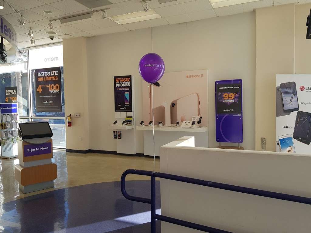 Metro by T-Mobile | 5555 E Stearns St #101, Long Beach, CA 90815, USA | Phone: (714) 730-2874