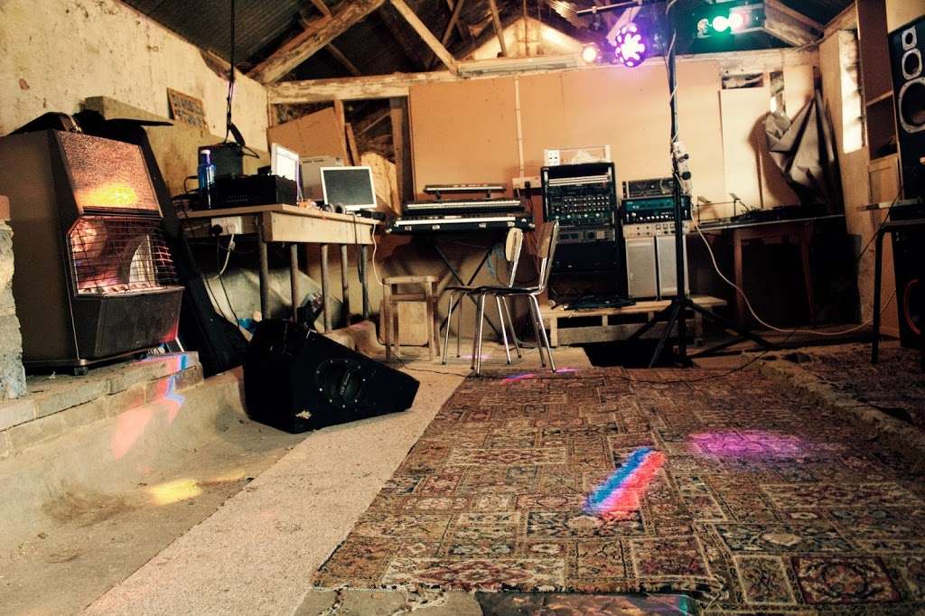 Bluebell Music | Bower Hill Farm, South Nutfield, Redhill RH1 4EH, UK | Phone: 07825 486809