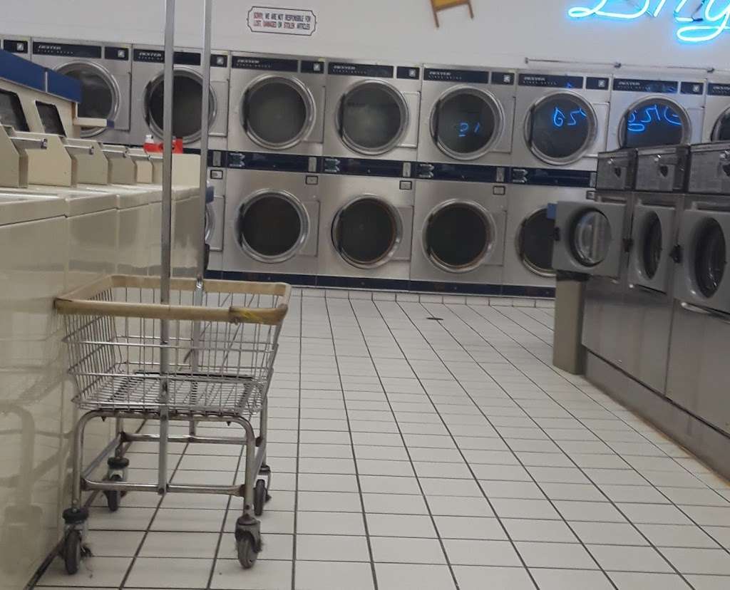 Easy Clean Coin Laundry | 4248 N Kedzie Ave, Chicago, IL 60618, USA | Phone: (773) 539-0338