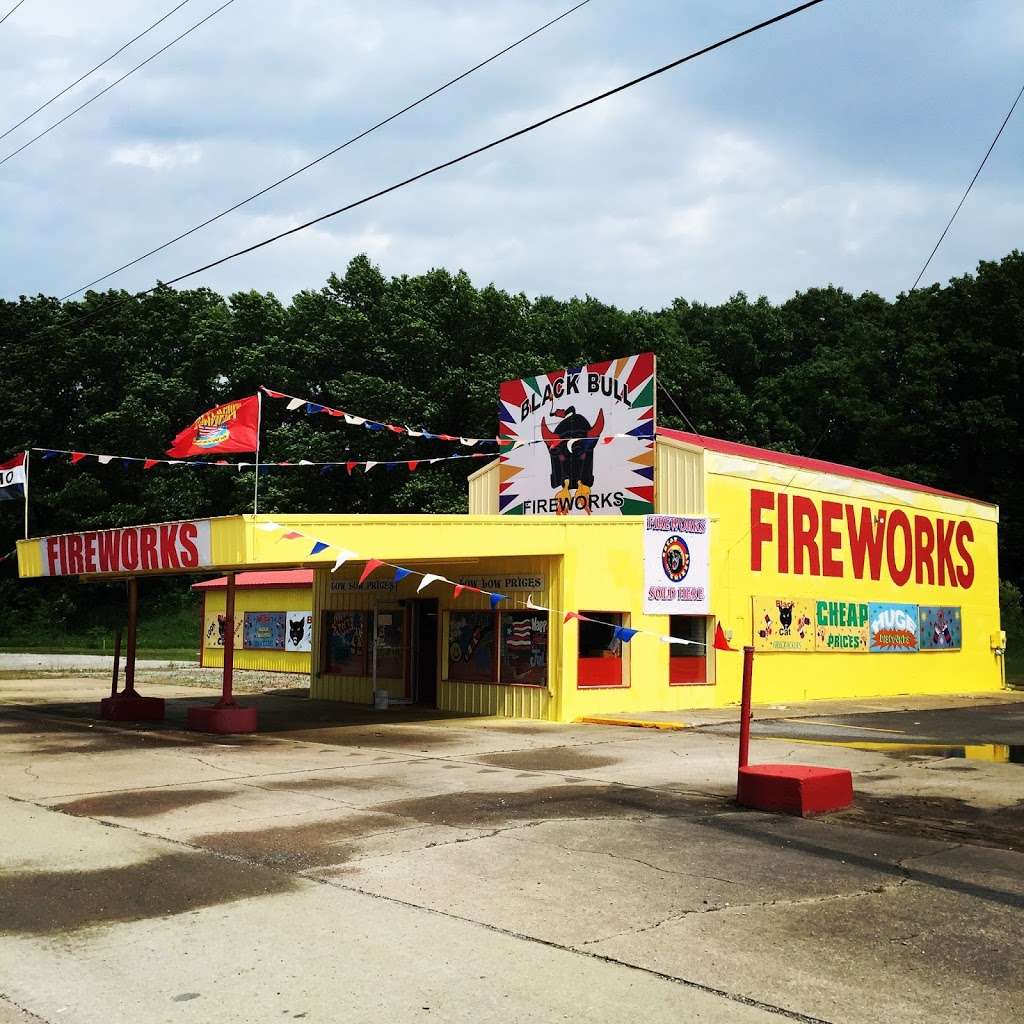 Black Bull Fireworks | 10505 US-12, Michigan City, IN 46360, USA | Phone: (219) 861-0980