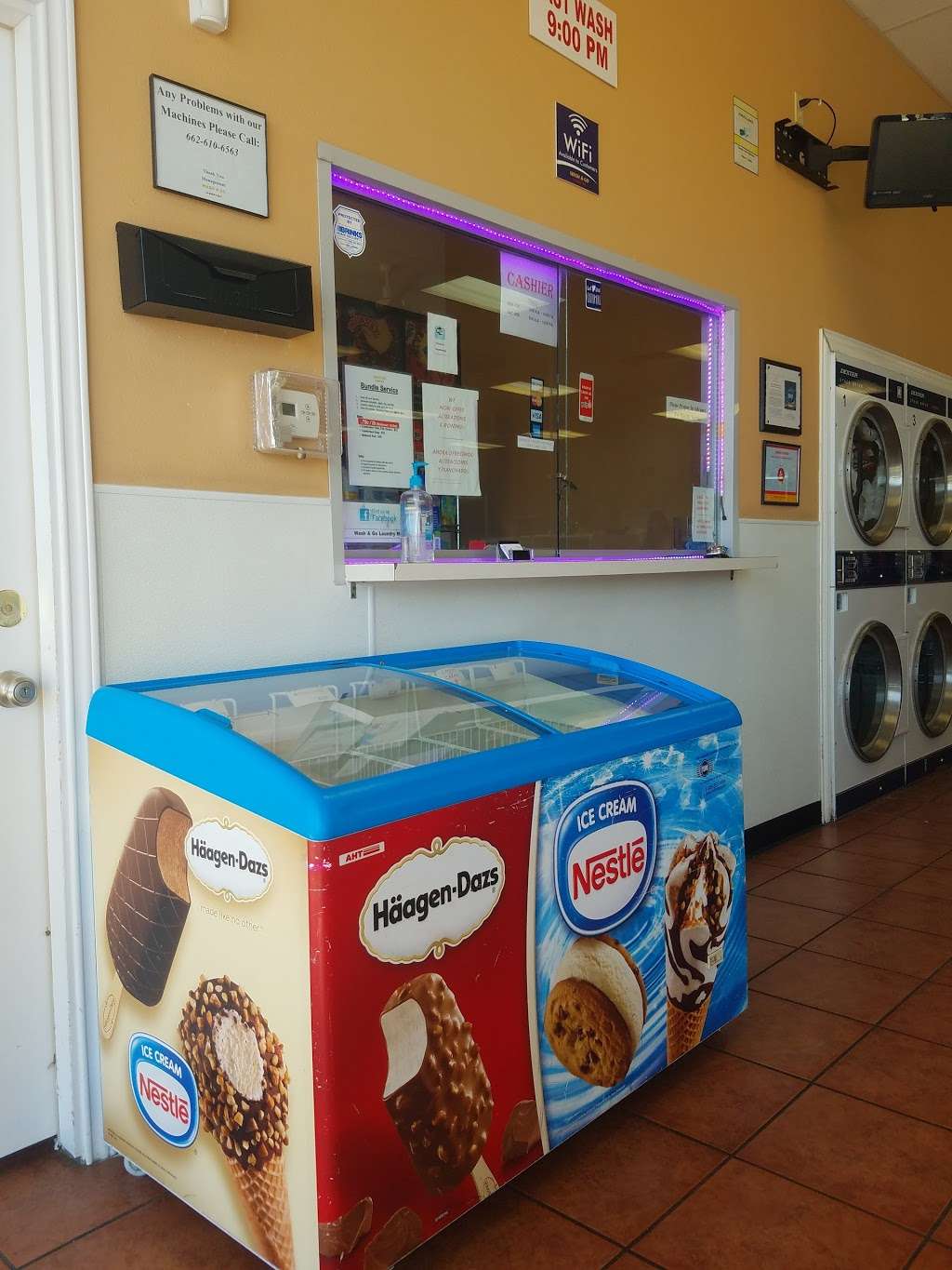 Wash and Go Laundry Mat | 17602 Kelly Blvd #100, Dallas, TX 75287, USA | Phone: (972) 862-3832