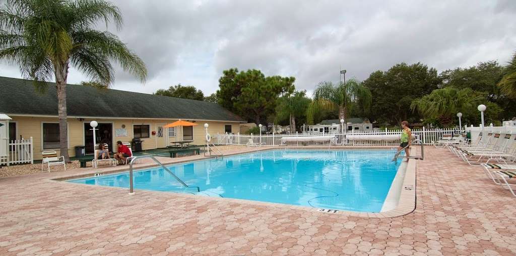 Lakeland RV Resort | 900 Old Combee Rd, Lakeland, FL 33805, USA | Phone: (863) 687-6146