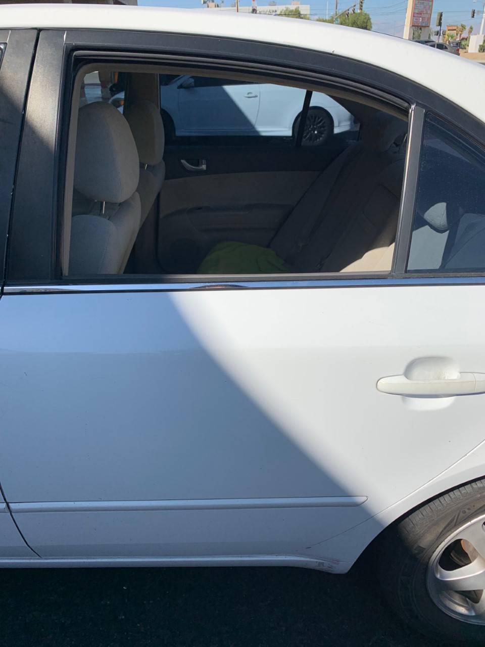 Auto Glass & Auto Power Window Repairs Las Vegas , NV | 4245 E Sahara Ave suite 1 1, Las Vegas, NV 89104, USA | Phone: (702) 224-2664