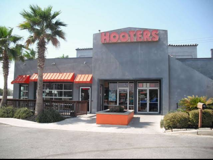 Hooters | 15412 IH 35 N, Selma, TX 78154, USA | Phone: (210) 946-4668