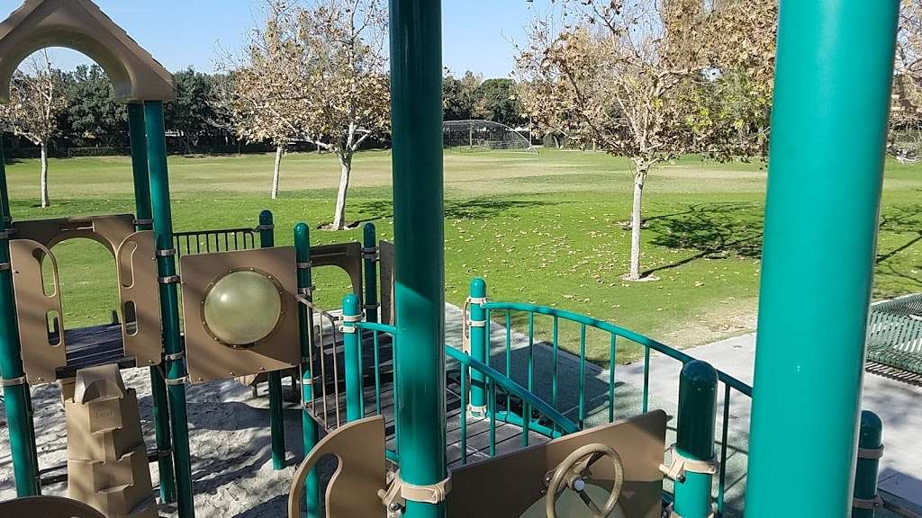 Oak Creek Community Park | 15616 Valley Oak Dr, Irvine, CA 92618, USA | Phone: (949) 724-6830